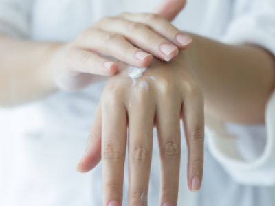 Dermaflora Handcremes: Sanfte Pflege für trockene, strapazierte und häufig gewaschene Hände