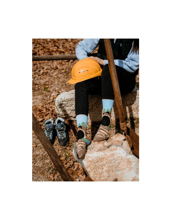 Fröhliche Sockenhöhle