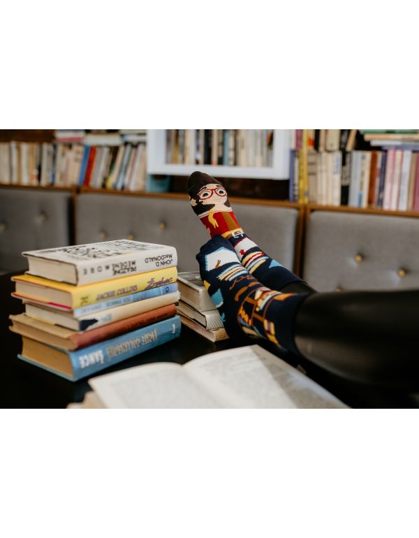 Glückliche Bücherwurm-Socken