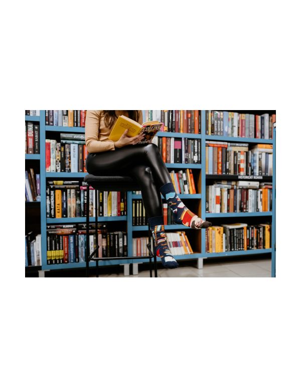 Glückliche Bücherwurm-Socken