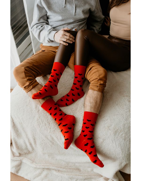 Fröhliche Socken Kleine rote Herzen